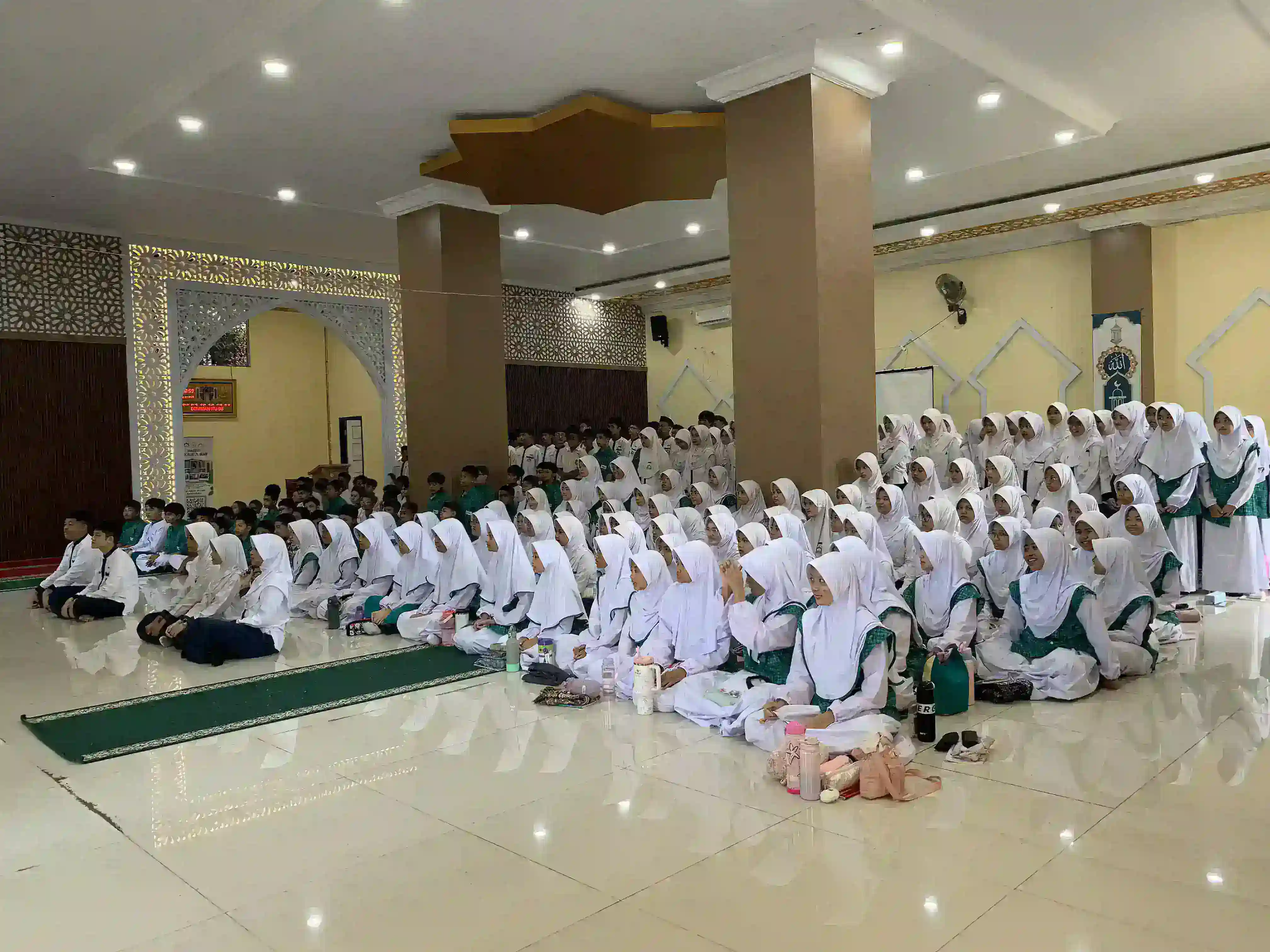 SMP IT Widya Cendekia Gelar Deklarasi Penolakan Bullying, Kekerasan, dan Narkoba